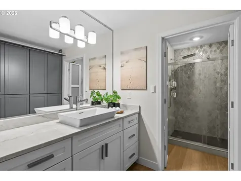 200 Burnham Road Lake Oswego OR 97034