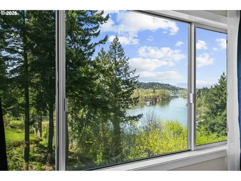 200 Burnham Road Lake Oswego OR 97034