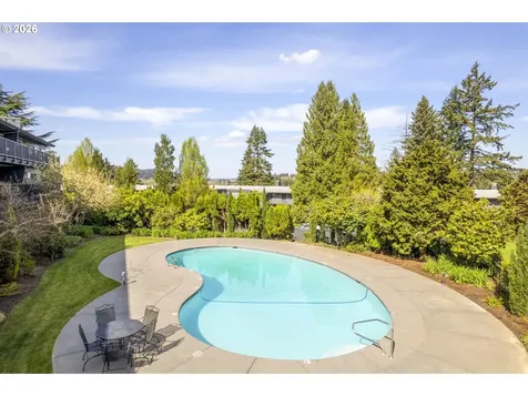 200 Burnham Road Lake Oswego OR 97034