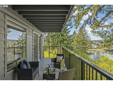 200 Burnham Road Lake Oswego OR 97034