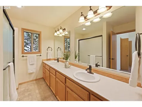 64520 Joe Neil Road Bend OR 97701