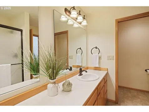 64520 Joe Neil Road Bend OR 97701