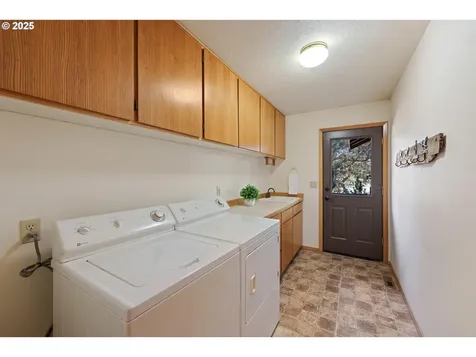 64520 Joe Neil Road Bend OR 97701