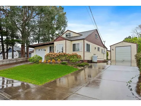 2243 17th Street North Bend OR 97459