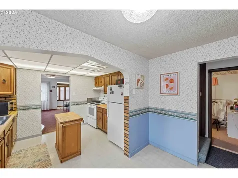 2243 17th Street North Bend OR 97459