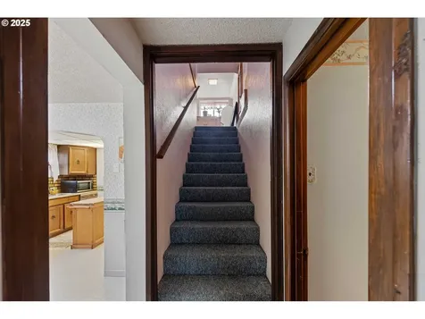 2243 17th Street North Bend OR 97459