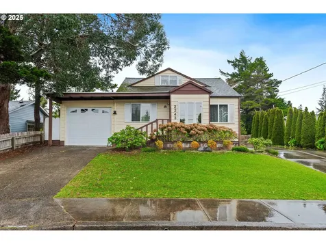 2243 17th Street North Bend OR 97459