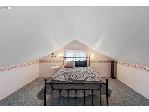 2243 17th Street North Bend OR 97459