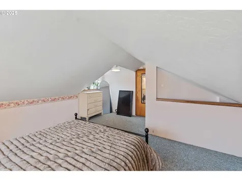 2243 17th Street North Bend OR 97459