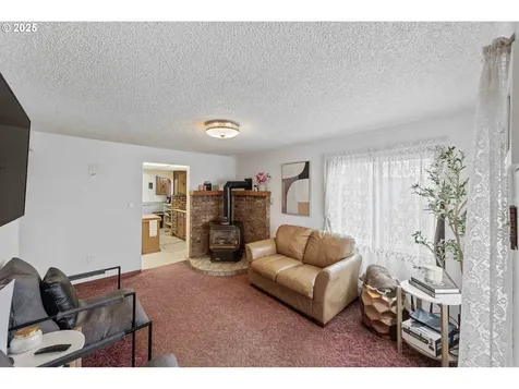 2243 17th Street North Bend OR 97459