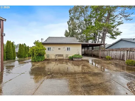 2243 17th Street North Bend OR 97459