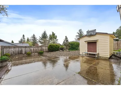 2243 17th Street North Bend OR 97459