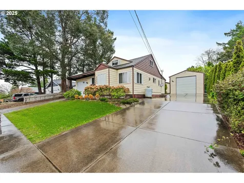 2243 17th Street North Bend OR 97459