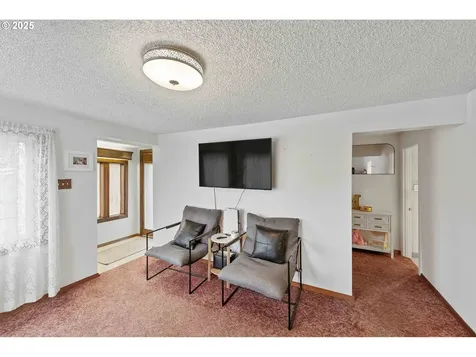 2243 17th Street North Bend OR 97459