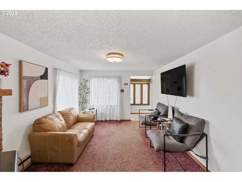 2243 17th Street North Bend OR 97459