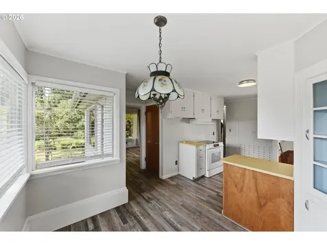 1313 Bayview Street North Bend OR 97459