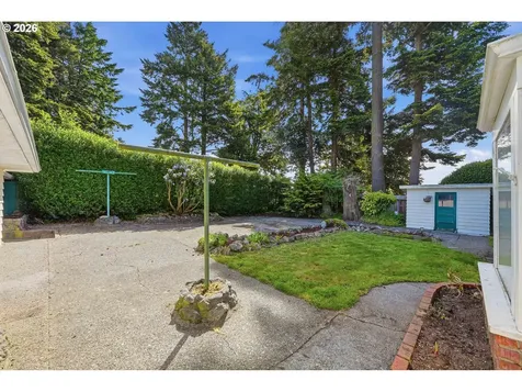 1313 Bayview Street North Bend OR 97459
