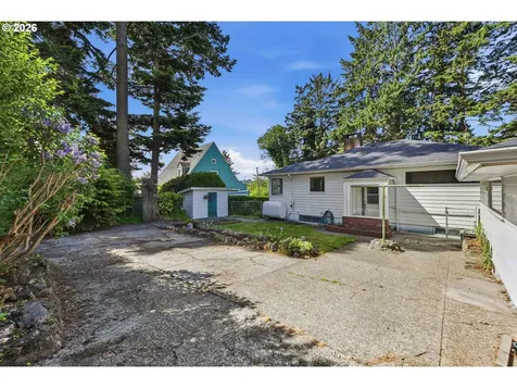 1313 Bayview Street North Bend OR 97459