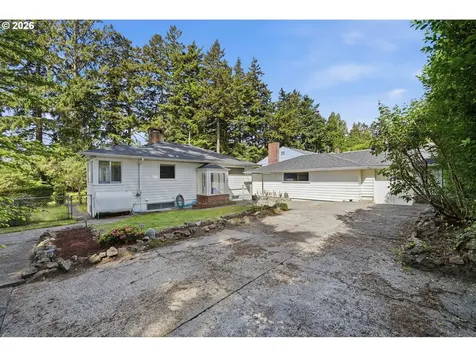 1313 Bayview Street North Bend OR 97459