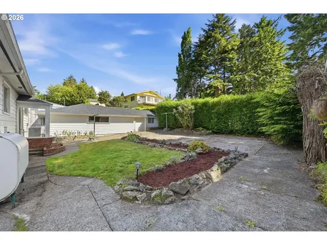 1313 Bayview Street North Bend OR 97459