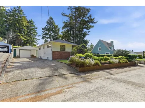 1313 Bayview Street North Bend OR 97459