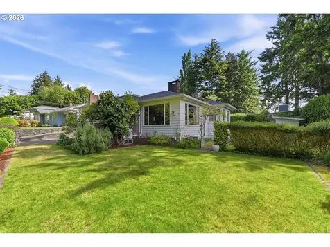 1313 Bayview Street North Bend OR 97459