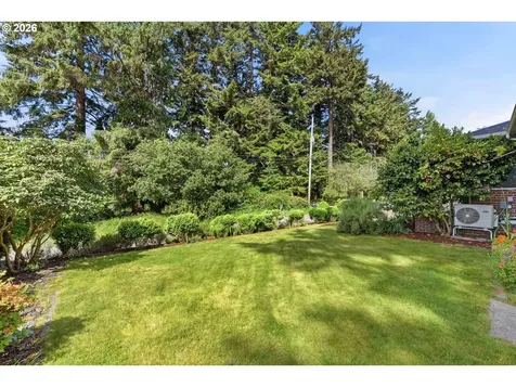 1313 Bayview Street North Bend OR 97459