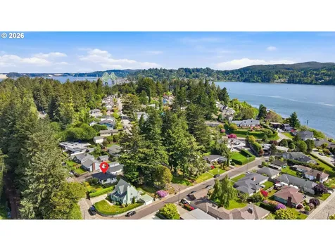 1313 Bayview Street North Bend OR 97459