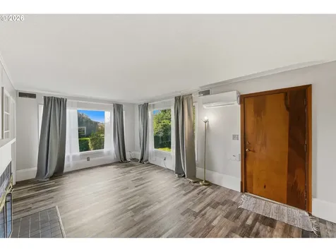 1313 Bayview Street North Bend OR 97459