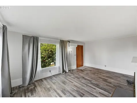 1313 Bayview Street North Bend OR 97459