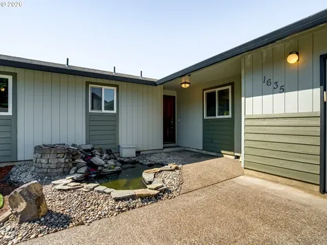 1635 SE Queenborough Court Mcminnville OR 97128