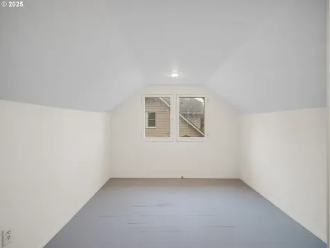 1557 N Skidmore Street Portland OR 97217