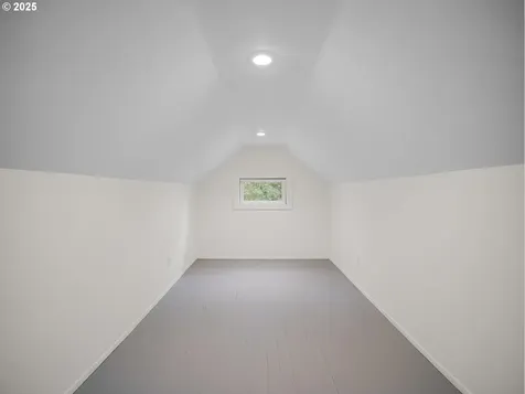 1557 N Skidmore Street Portland OR 97217