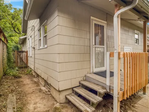 1557 N Skidmore Street Portland OR 97217