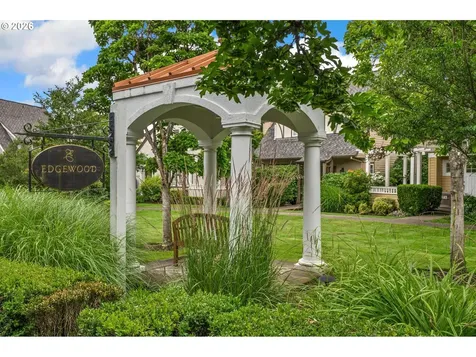 2314 NW Edgewood Place Portland OR 97229