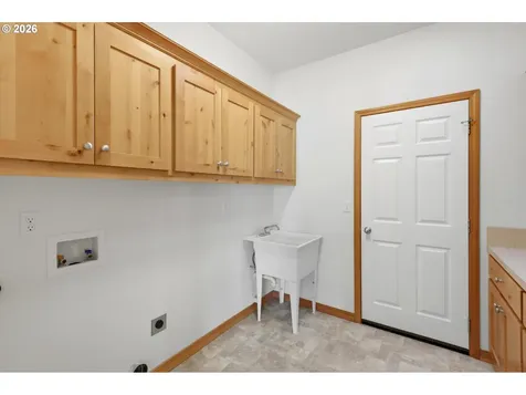 23420 NE Hyland Drive Newberg OR 97132