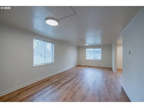 805/815 4th Avenue Sweet Home OR 97386