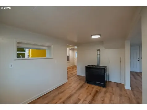 805/815 4th Avenue Sweet Home OR 97386