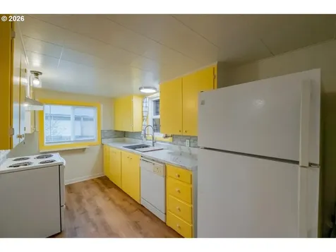 805/815 4th Avenue Sweet Home OR 97386