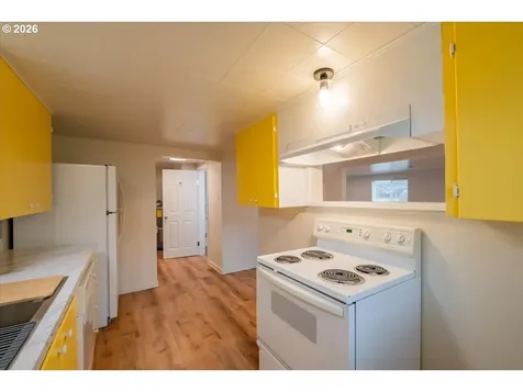 805/815 4th Avenue Sweet Home OR 97386