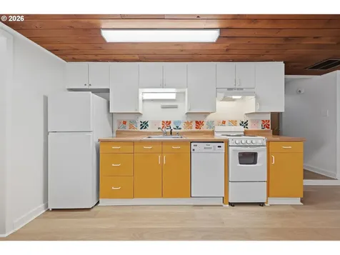 100 NW Pittock Avenue Portland OR 97210