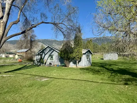 1107 Jasper Street Cove OR 97824