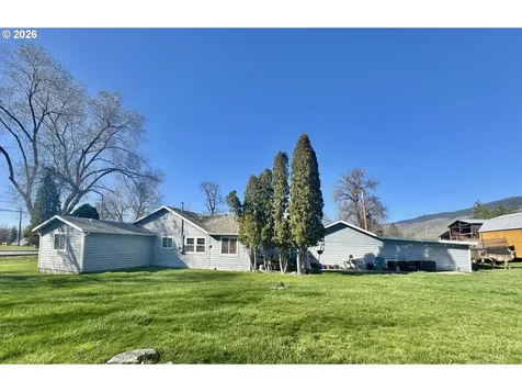 1107 Jasper Street Cove OR 97824