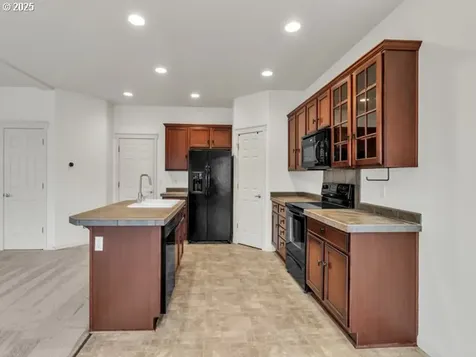 898 Morning Glory Drive Independence OR 97351