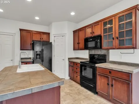 898 Morning Glory Drive Independence OR 97351