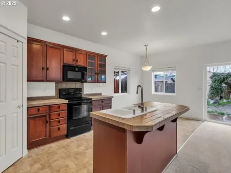 898 Morning Glory Drive Independence OR 97351