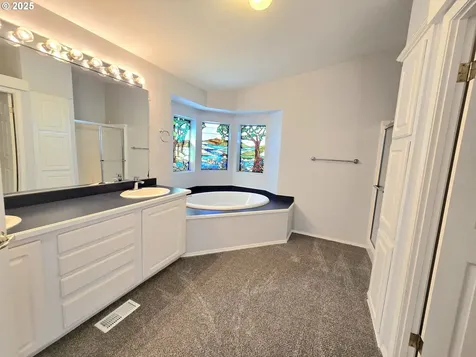 290 Bentridge Road Oakland OR 97462