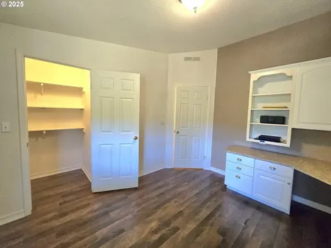 290 Bentridge Road Oakland OR 97462