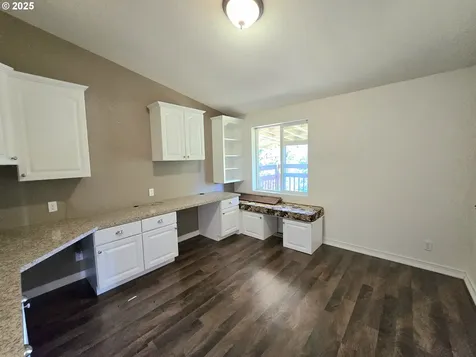 290 Bentridge Road Oakland OR 97462
