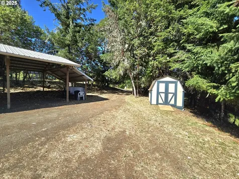 290 Bentridge Road Oakland OR 97462
